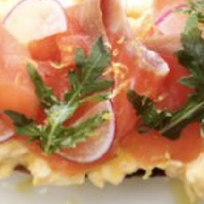 Smoked salmon with scrambled eggs